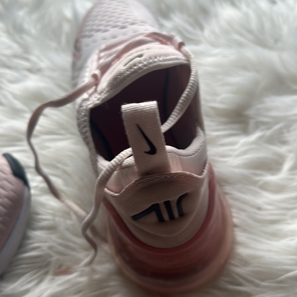 Nike Gorgeous Tennis Shoes - Size 8.5 - Picture 4 of 5